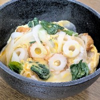 新玉ねぎとちくわの卵丼