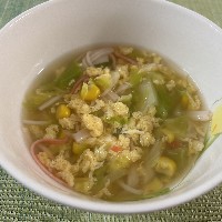 春キャベツとカニかまのスープ